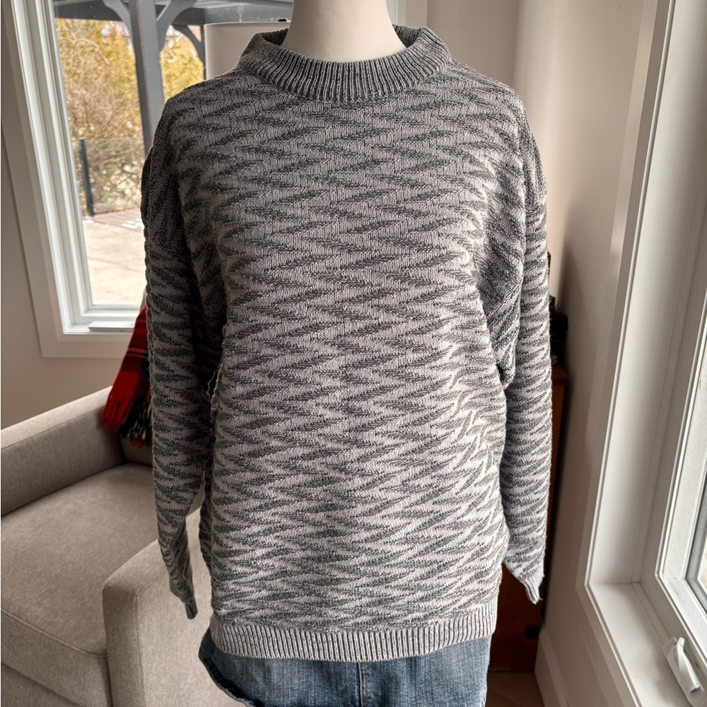 Vintage Street Closed Knit Sweater 🩶
